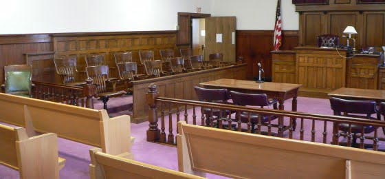 Nuckolls_County_Courthouse_courtroom_2