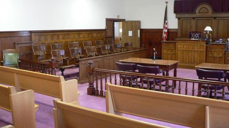 Nuckolls_County_Courthouse_courtroom_2