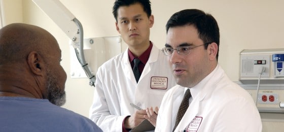 Doctor_consults_with_patient_(4)