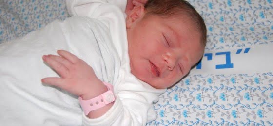 Baby_in_hospital