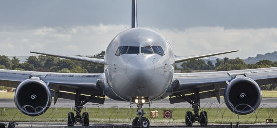 aircraft-994943_1280