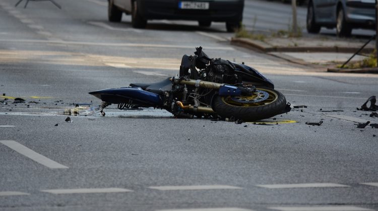 motorcycle-1041070_1920