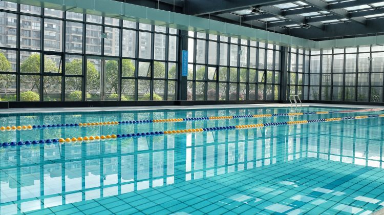 swimming-pool-2704420_1920
