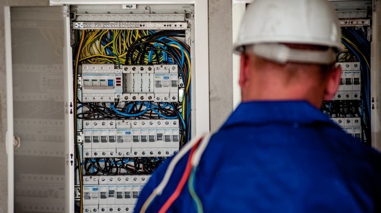 Employee sues J.F. Electric for retaliation over workers’ compensation claim