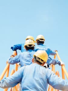 cropped-workers-climbing.jpg