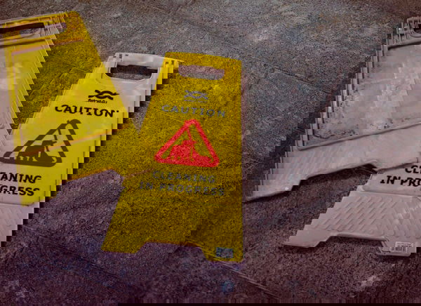 Caution Signs in Slip and Fall Accident
